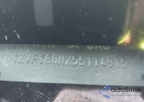 2005 Ford Mustang V6 Deluxe/V6 Premium z USA, uszkodzony, nr VIN 1ZVFT80NX55114915